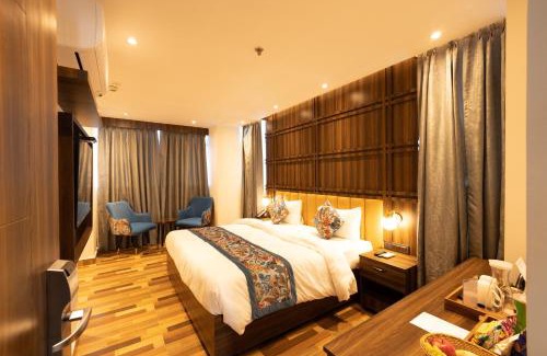 Sector 62 Hotel | Hyphen Business Hotel: Wheelchair Accessible & Family-Friendly