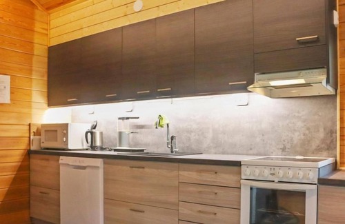 Kehys-Kainuu House | Relaxing Retreat at Hyryn Herra Cottage with Lake View