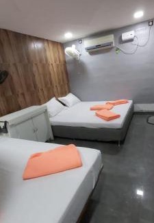 Urapakkam Hotel | HYTON GRAND