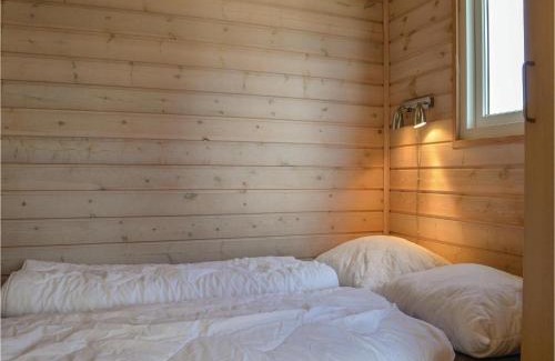Thyboron House | Pet-Friendly Hytte 4: Family Retreat with Pool Access