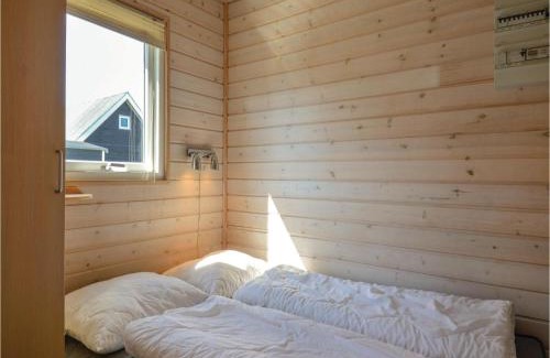 Thyboron House | Pet-Friendly Hytte 4: Family Retreat with Pool Access