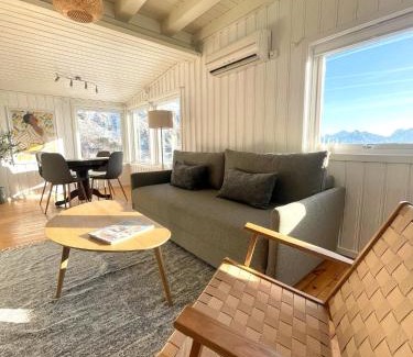 Svolvaer House | Pet-Friendly Hytte in Svolvær with Amazing Reviews!