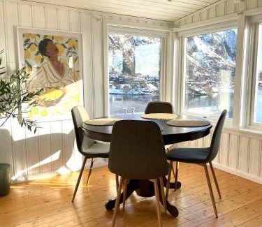 Svolvaer House | Pet-Friendly Hytte in Svolvær with Amazing Reviews!