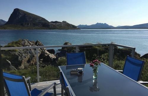 Flakstad House | Seaside Retreat: 4-Star Family-Friendly Haven