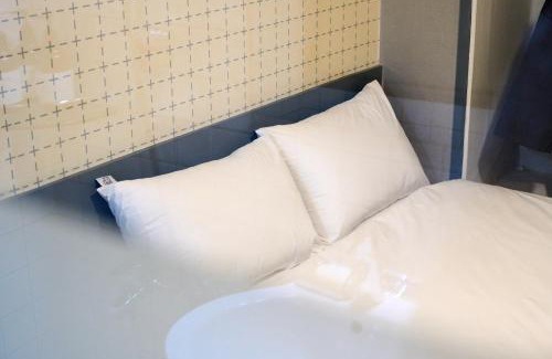 Hwigyeong-dong Hotel | Convenient Huzen Hotel with Kitchen Amenities Await You