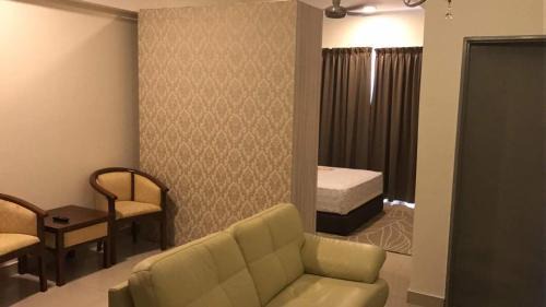 Cyberjaya House | Hyve: Family-Friendly Retreat with Oceanfront Views