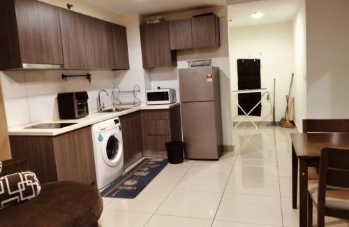 Cyberjaya Apartment | Stylish Hyve Soho Suite with Pool & Breakfast Included