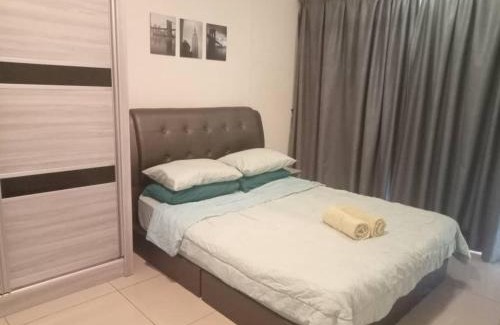 Cyberjaya Apartment | Stylish Hyve Soho Suite with Pool & Breakfast Included