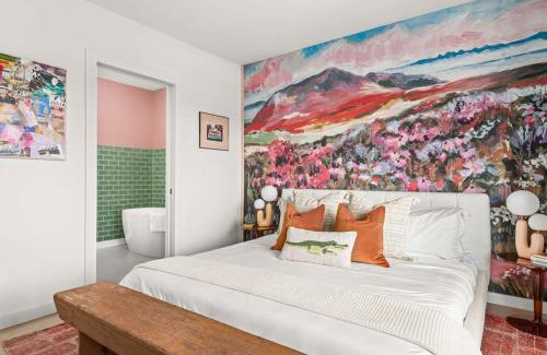 Downtown Nashville Apartment | Hyve: Oceanfront Retreat with Pool & High Guest Ratings