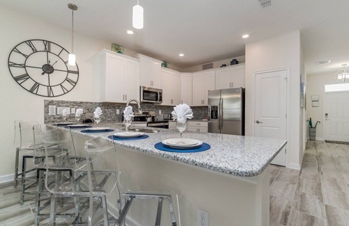 Davenport House | HZD9088 Summary: Cham
