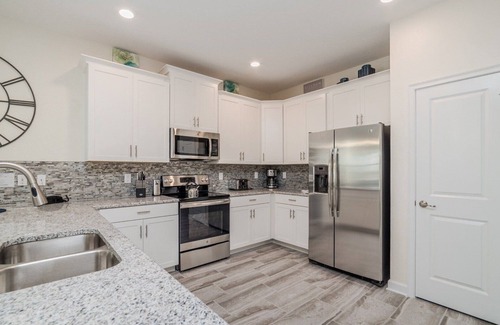 Davenport House | HZD9088 Summary: Cham