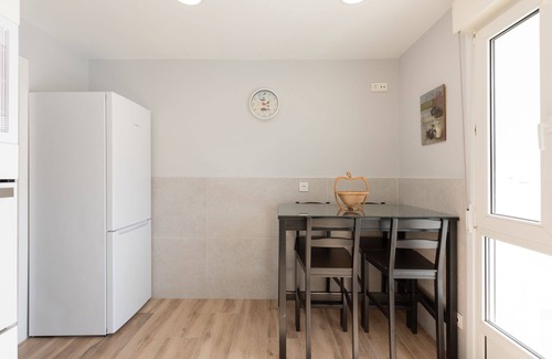 Ondarroa Apartment | Discover Iñaki Deuna: Oceanfront Retreat with Spa Access