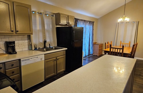Denver House | Stay at I 40 Hideaway House: Guest Rated 10/10, Pet Friendly