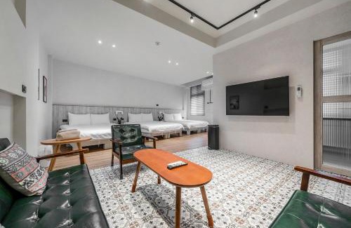 North District House | Exceptional Stay at I am here B&B with Breakfast Included