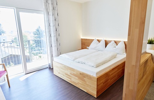 Graz-Straßgang Hotel | Ideal I AM HOTEL Graz-Seiersberg: Spa, Dining & More