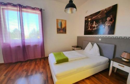 Graz-Straßgang Hotel | Pet-Friendly I AM HOTEL Graz-Seiersberg with Family Amenities