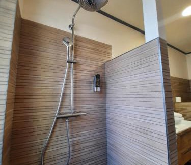 Graz-Straßgang Hotel | Pet-Friendly I AM HOTEL Graz-Seiersberg with Family Amenities