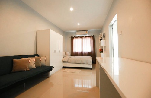 Khlong Sam Prawet Hotel | Budget-Friendly I-Beyond Residence with Family Amenities