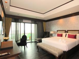 Cha-am Hotel | Relax at I Calm Resort Cha Am with Oceanfront Views