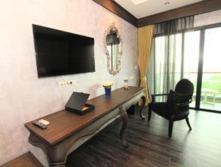 Cha-am Hotel | Relax at I Calm Resort Cha Am with Oceanfront Views