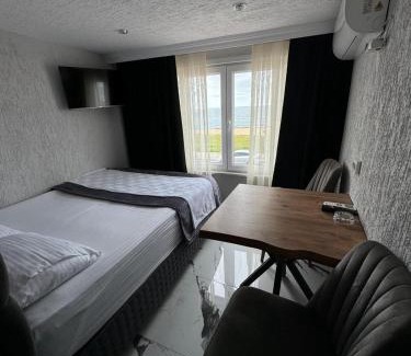 Karaburun Koyu Hotel | Cozy İdeal Butik Otel: Pet-Friendly with Ocean Views