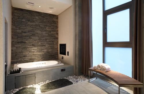 Taoyuan District Hotel | Child-Friendly Getaway at I DO Motel - 8/10 Rated Comfort