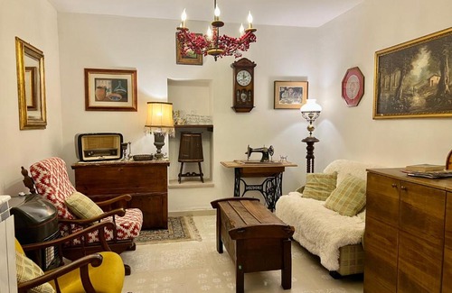 Pacentro Apartment | Discover I Due Gradoni Stone House: Pet & Child Friendly Stay