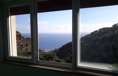 Marina di Pisciotta Apartment | Discover I FIORI DI DONNA ESTER: Family-Friendly Retreat