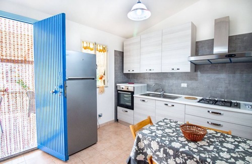 Cardedu Villa | Cozy Retreat Just 600m from the Beach with Ocean View