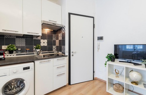 Porta Genova Apartment | Family-Friendly Retreat at I Host Apartment - Alessi 10