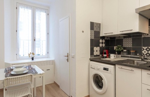 Porta Genova Apartment | Family-Friendly Retreat at I Host Apartment - Alessi 10