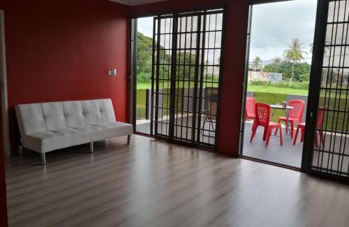 Semporna House | Cozy I Love U BnB: Walk to the Pier in 5 Minutes