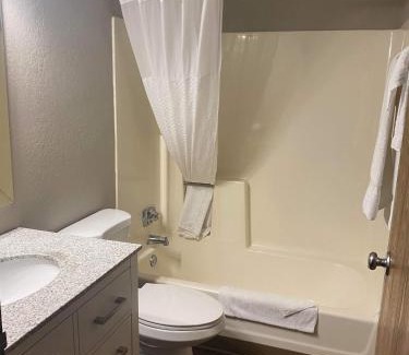 Grand Rapids Hotel | Pet Friendly I M Hotel by Timberlake with Great Amenities