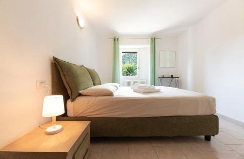Dongo Apartment | I Madòna