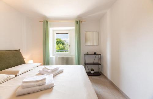 Dongo Apartment | I Madòna