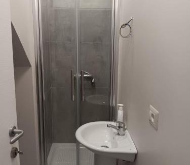 Ganzirri Apartment | Pet-Friendly I Mancuso: Oceanfront Bliss with Top Ratings