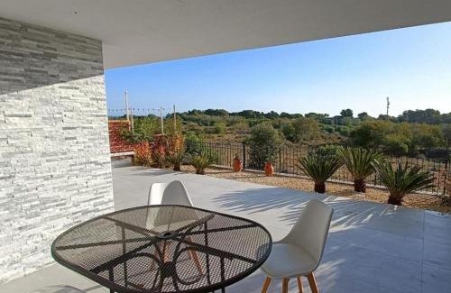 Brucoli House | Idyllic I Mori di Brucoli: 4-Star Oceanfront Retreat