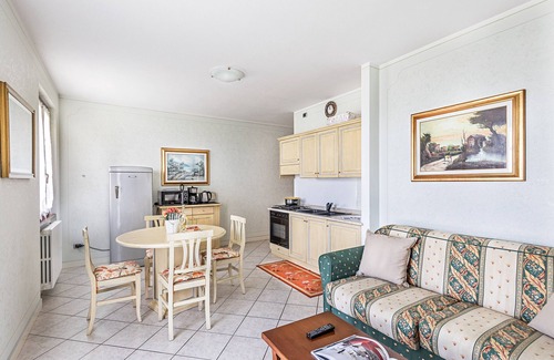 Lugana Apartment | Pet-Friendly I Mosaici 3 Apartment with Lake View