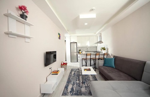 Seferihisar Apartment | Family-Friendly İNDAĞ APART AİLE Hotel with Oceanfront Views