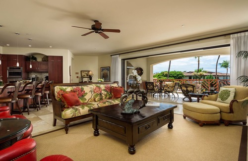 Wailea Villa | Elegant Penthouse K108: Oceanfront Retreat with Spa & Pool
