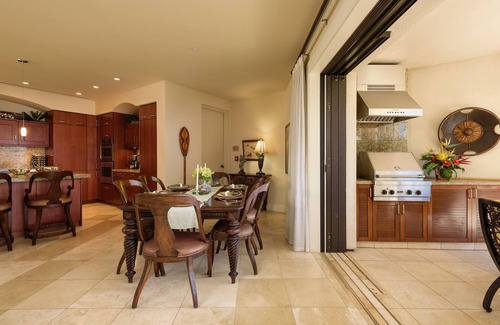 Wailea Villa | Elegant Penthouse K108: Oceanfront Retreat with Spa & Pool