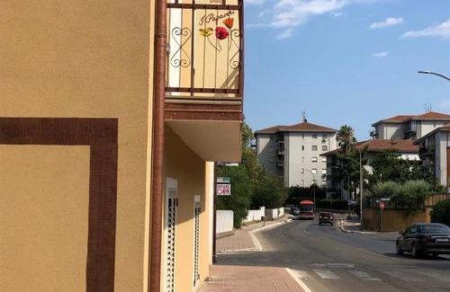 Corigliano Calabro Bed & Breakfast | Discover I Papaveri: Family and Pet-Friendly Retreat
