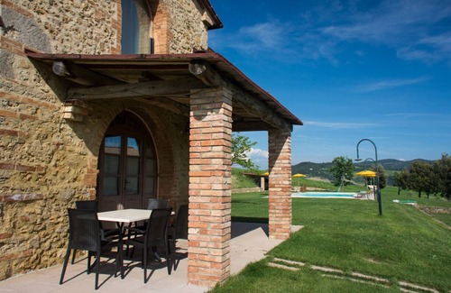 Pomarance Cottage | Discover I Reucci Capanna: Pool, Spa & Ocean Views