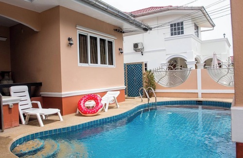 Na Kluea Villa | Private I-Rin Poolvilla with Exclusive Swimming Pool