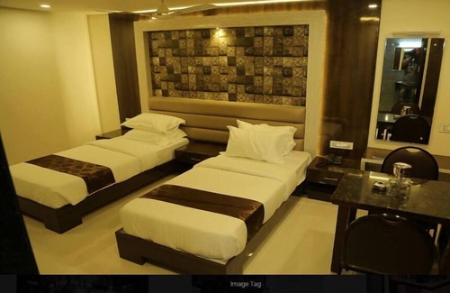 Kamalapur Hotel | Budget-Friendly i-Roomz Pratap Residency with Breakfast