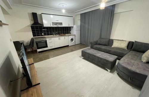Esenyurt Apartment | Discover İstanbul Dream Suite with Pool & Hot Tub Amenities