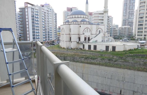 Basaksehir Apartment | Budget-Friendly Hotel in İstanbul with Family and Pet Amenities