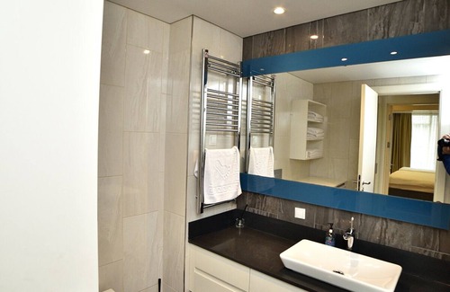 Gumussuyu Mahallesi Apartment | Prime İstiklal Street Apartment near Taksim Square
