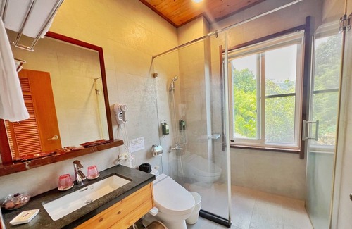 Ren'ai Bed & Breakfast | Discover I-Think Resort: Family-Friendly with Top Ratings