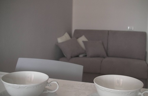 San Vincenzo Apartment | Inviting I Tigli Beach Apartment with Ocean View & Pool
